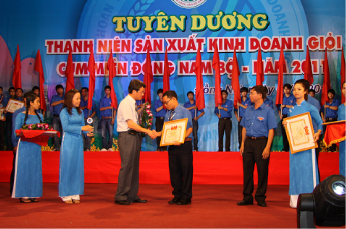 Lễ tuyên dương Thanh niên sản xuất, kinh doanh giỏi cụm miền Đông Nam Bộ năm 2011 (Ảnh minh hoạ).