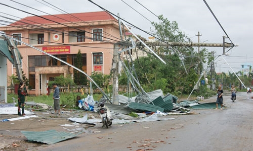 EVN nỗ lực đưa điện trở lại sau bão Haiyan