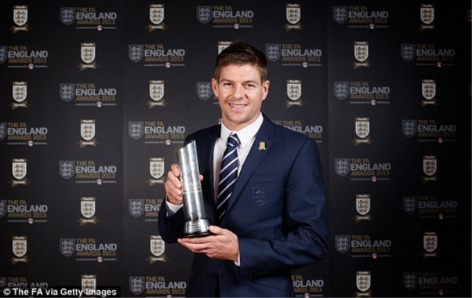 Steven Gerrard xuất sắc nhất nước Anh.