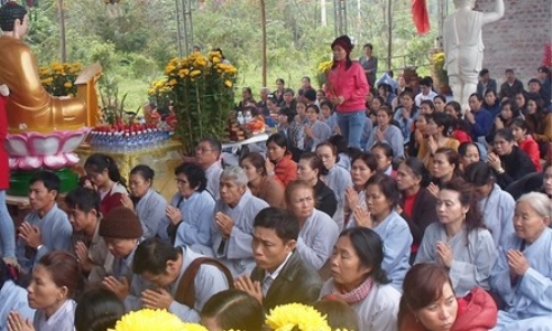 Ngày xuân, lên núi Thần Đinh, đến chùa Non cầu quốc thái, dân an