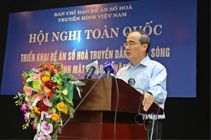 Phó Thủ tướng Nguyễn Thiện Nhân phát biểu tại Hội nghị trực tuyến triển khai Đề án số hóa truyền dẫn, phát sóng truyền hình mặt đất đến năm 2020.