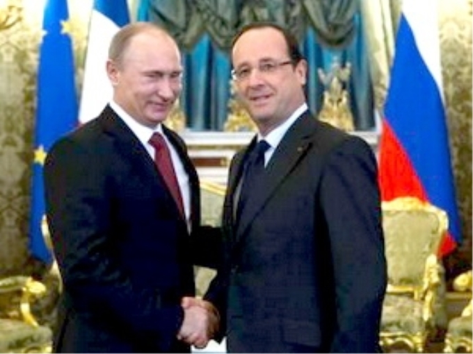 Tổng thống Nga Vladimir Putin đón tiếp Tổng thống Pháp Francois Hollande. (Nguồn: Reuters)