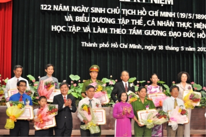 TPHCM tuyên dương điển hình học tập và làm theo tấm gương đạo đức Hồ Chí Minh năm 2012.