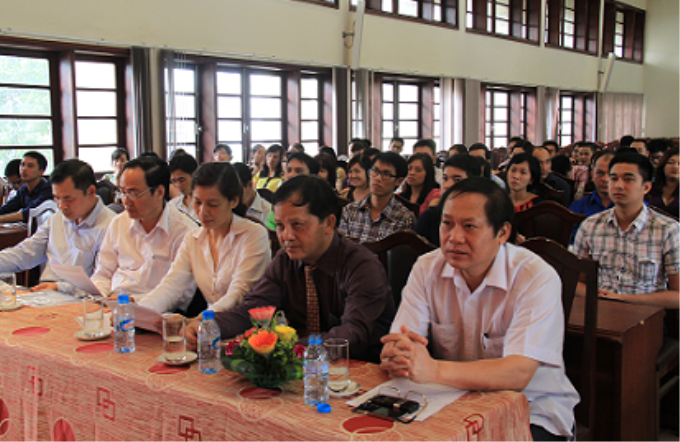 Các đồng chí lãnh đạo và ĐVTN tham dự lễ mít tinh Kỷ niệm 82 năm ngày thành lập Đoàn TNCS Hồ Chí Minh. (Ảnh: Duy Phong)