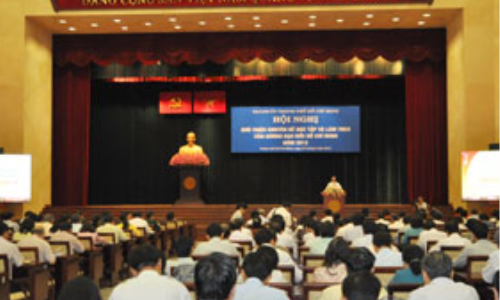 TP. Hồ Chí Minh: gắn học tập chuyên đề năm 2013 với chủ đề xuyên suốt nhiệm kỳ