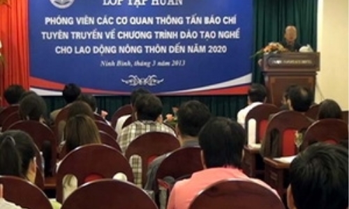 Nâng cao kiến thức về đào tạo nghề cho phóng viên khu vực miền Bắc