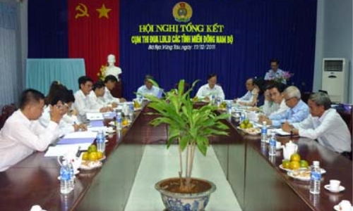 Liên đoàn lao động các tỉnh Đông Nam bộ giao ước thi đua năm 2013