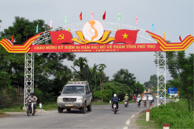 Khẩu hiệu chào mừng kỷ niệm 50 năm ngày Bác Hồ về thăm tỉnh Phú Thọ (1962 - 2012). (Ảnh: Phương Thanh/Báo Phú Thọ).