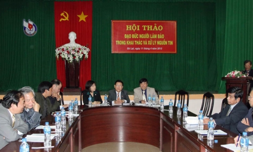 “Đạo đức người làm báo trong khai thác và xử lý nguồn tin”