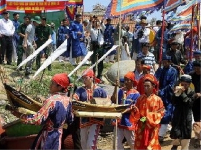 Lễ khao lề thế lính Hoàng Sa năm 2012. (Ảnh: Thanh Long/TTXVN)