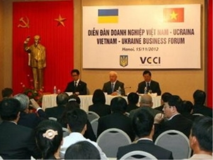 Thủ tướng Ukraine Azarov đến dự Diễn đàn Doanh nghiệp Việt Nam-Ukraine tháng 11/2012. (Ảnh: Trọng Đức/TTXVN)