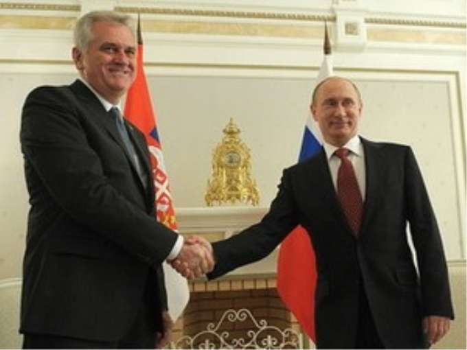 Tổng thống Nga Vladimir Putin (phải) và Tổng thống Serbia Tomislav Nikolic. (Nguồn: kremlin.ru)