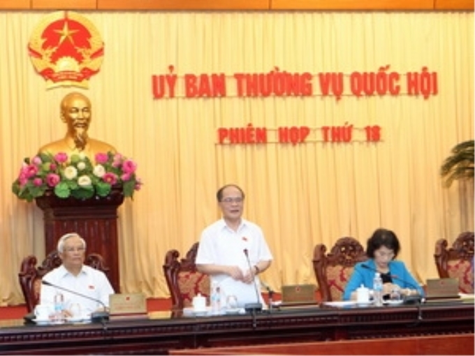 Chủ tịch Quốc hội Nguyễn Sinh Hùng phát biểu khai mạc Phiên họp thứ 18 của Ủy ban Thường vụ Quốc hội. (Ảnh: Nhan Sáng/TTXVN)