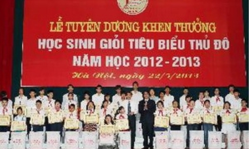 Hà Nội: Tuyên dương, khen thưởng 900 học sinh giỏi tiêu biểu