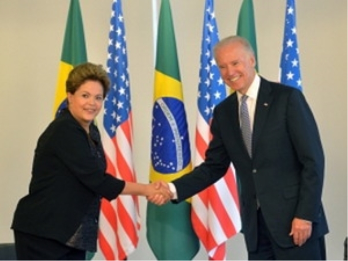 Tổng thống Brazil, Dima Rousseff, tiếp Phó tổng thống Biden. (Nguồn: Agencia Brasil)