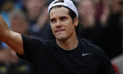 Tommy Haas đánh bại John Isner trong một cuộc “Marathon" trên mặt sân bụi đỏ