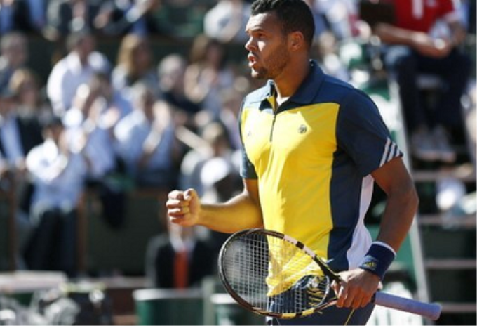 Jo-Wilfried Tsonga có chiến thắng thứ 4 trong sự nghiệp trước Roger Federer .