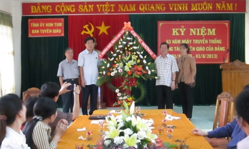 Kon Tum: Chúc mừng 83 năm Ngày truyền thống công tác Tuyên giáo của Đảng