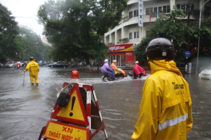 Cứu hộ chống úng ngập.