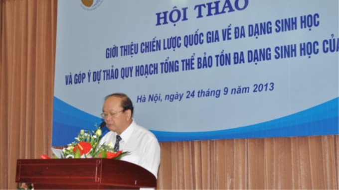 Thứ trưởng Bộ Tài nguyên và Môi trường Bùi Cách Tuyến phát biểu tại hội thảo