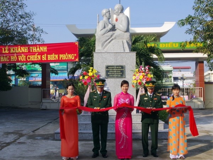 Lễ khánh thành Tượng đài. (Ảnh: TTXVN)