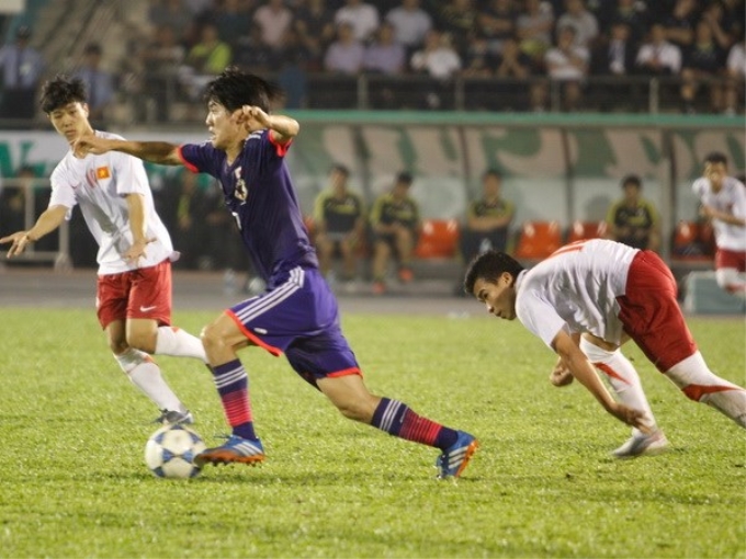 U19 Việt Nam luôn đuối sức trước U19 Nhật Bản. (Ảnh: Vietnam+)