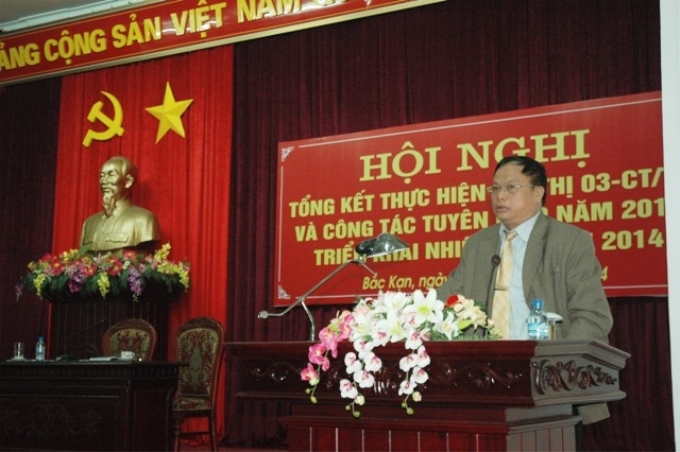 Đồng chí Nguyễn Văn Du, Phó Bí thư Thường trực Tỉnh uỷ phát biểu chỉ đạo tại hội nghị.