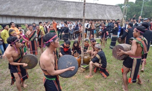 Triển khai nhiều dự án bảo tồn văn hóa dân tộc thiểu số