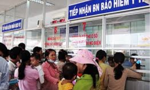 Mới chỉ có 38,8% người thuộc hộ cận nghèo tham gia bảo hiểm y tế