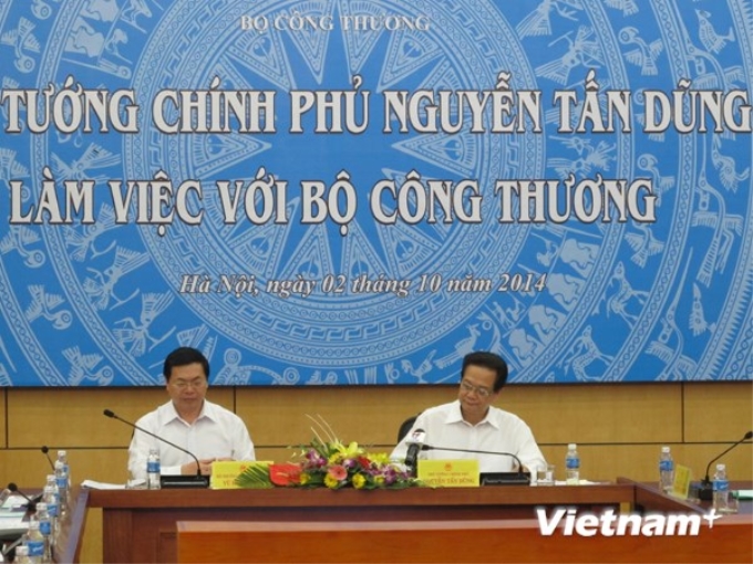 Thủ tướng Nguyễn Tấn Dũng làm việc với Bộ Công Thương. (Ảnh: Đức Duy/Vietnam+)