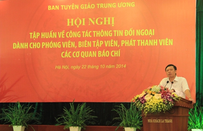 Phó Trưởng ban Tuyên giáo Phạm Văn Linh phát biểu tại Hội nghị