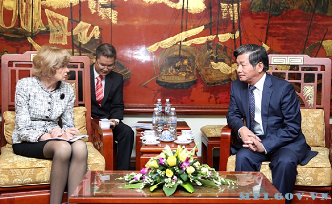 Bộ trưởng Bùi Quang Vinh và Bà Alderman Fiona Woolf, Thị trưởng khu Tài chính Luân Đôn.