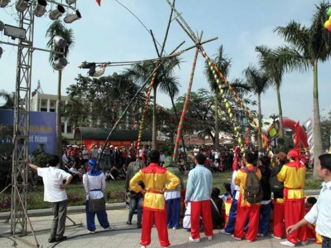 Hội đu tiên ở Thừa Thiên-Huế. (Ảnh: Quốc Việt/Vietnam+)