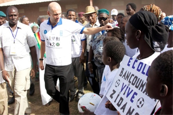 Zidane là đại sứ thiện chí của UNDP. (ảnh: Getty)