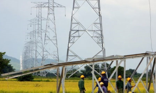 Bắt đầu cắt điện hai mạch đường dây 500kV Bắc Nam