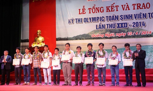 Trao giải Olympic Toán sinh viên toàn quốc lần thứ 22