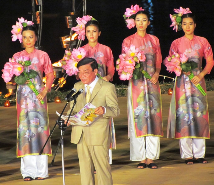 Phó Chủ tịch Thường trực UBND tỉnh Thừa Thiên - Huế, Trưởng Ban Tổ chức Festival phát biểu tại Lễ bế mạc