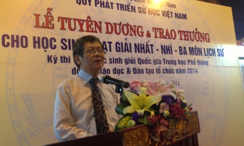 Tuyên dương và trao thưởng cho học sinh đoạt giải quốc gia môn Lịch sử