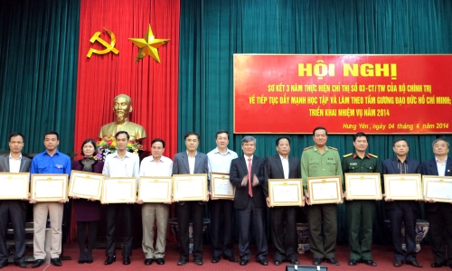 Hưng Yên: Sơ kết 3 năm thực hiện  việc học tập và làm theo tấm gương đạo đức của Bác