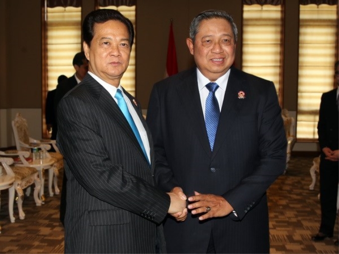 Thủ tướng Nguyễn Tấn Dũng gặp Tổng thống Indonesia Susilo Bambang Yudhoyono. (Ảnh: TTXVN)