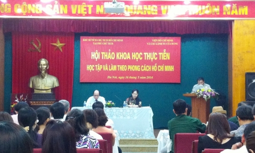 Học tập và làm theo phong cách Hồ Chí Minh