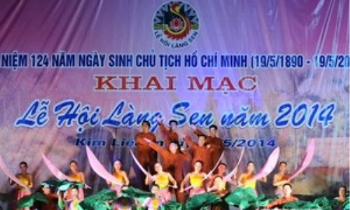 Làng Sen khai hội