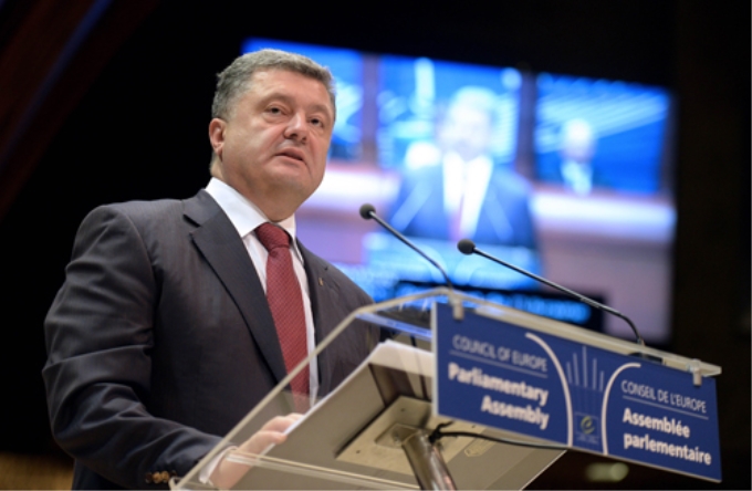 Tổng thống Petro Poroshenko phát biểu tại phiên họp Hội đồng Nghị viện châu Âu ở Strasbourg, Pháp ngày 26/6. Ảnh: AFP/TTXVN