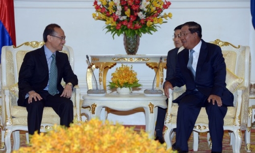 Thủ tướng Hun Sen xuất hiện lần đầu sau tin đồn đột quỵ