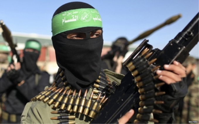 Chiến binh lữ đoàn Al-Qassam (ảnh: Reuters)