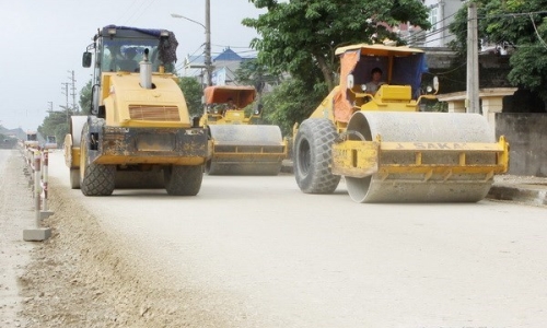 Bộ trưởng Đinh La Thăng yêu cầu đẩy nhanh tiến độ Quốc lộ 1A