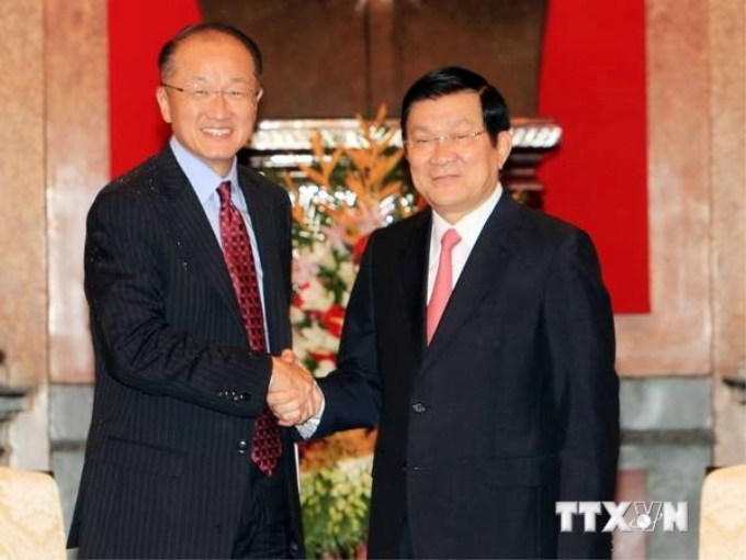 Chủ tịch nước Trương Tấn Sang tiếp ông Jim Yong Kim, Chủ tịch WB sang thăm, làm việc tại Việt Nam. (Ảnh: TTXVN)