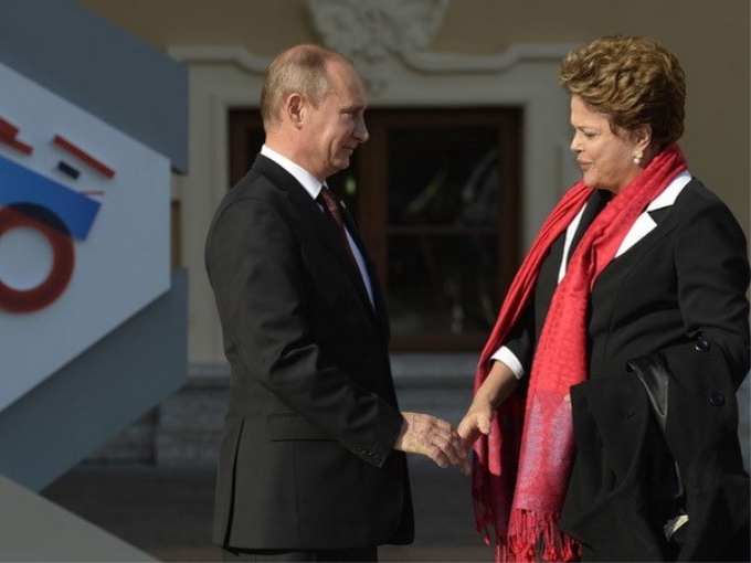 Tổng thống Vladimir Putin và Tổng thống Brazil Dilma Rousseff. (Nguồn: AFP)