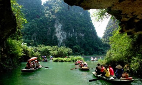 Xây dựng Ninh Bình thành trung tâm văn hóa - lịch sử, du lịch quốc gia