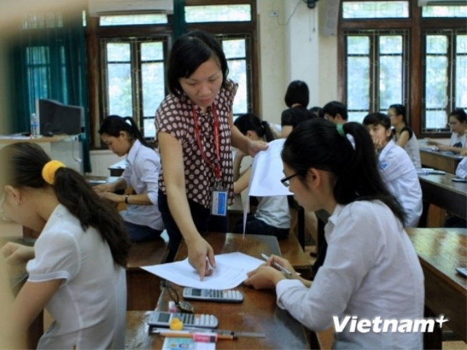 Thí sinh dự thi tại Hội đồng thi Đại học Ngoại thương, Hà Nôi. (Ảnh: Xuân Mai/Vietnam+)